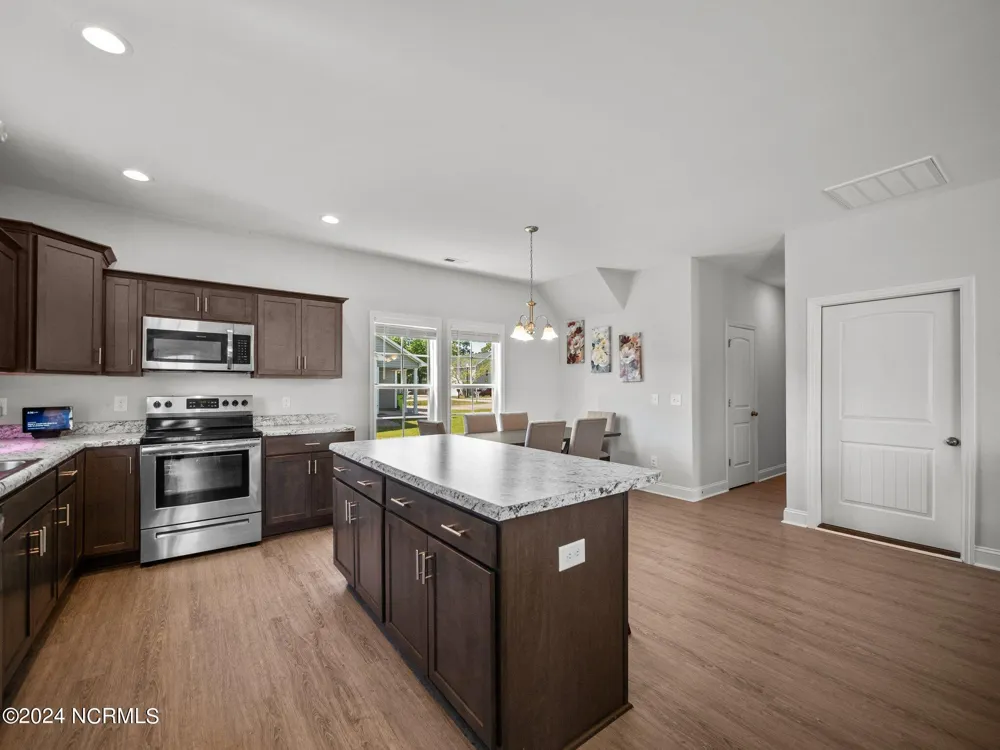 516 Poults Drive Richlands, NC 28574