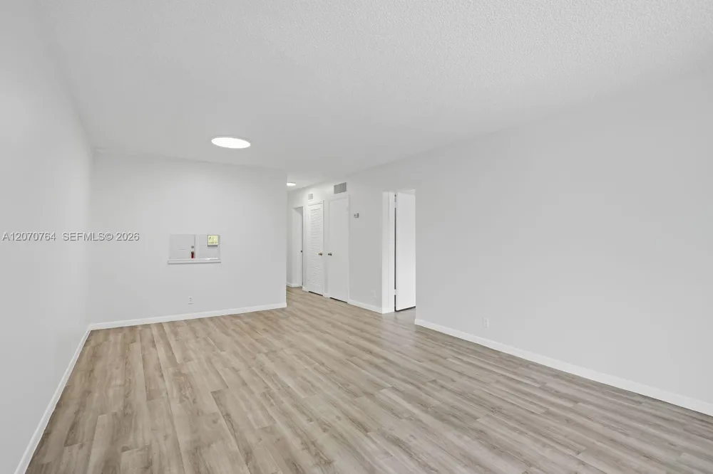 5335 NW 10th Ct #206 Plantation, FL 33313