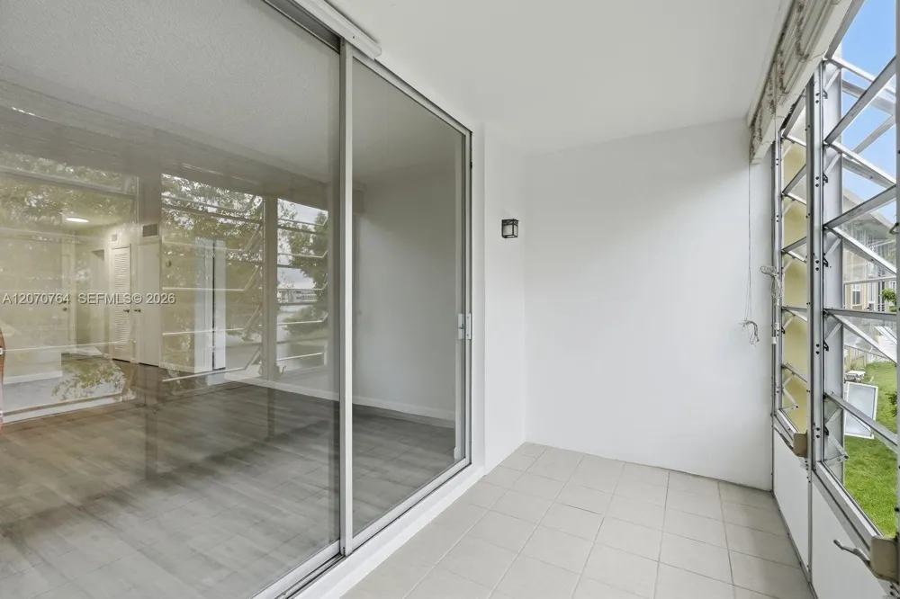 5335 NW 10th Ct #206 Plantation, FL 33313