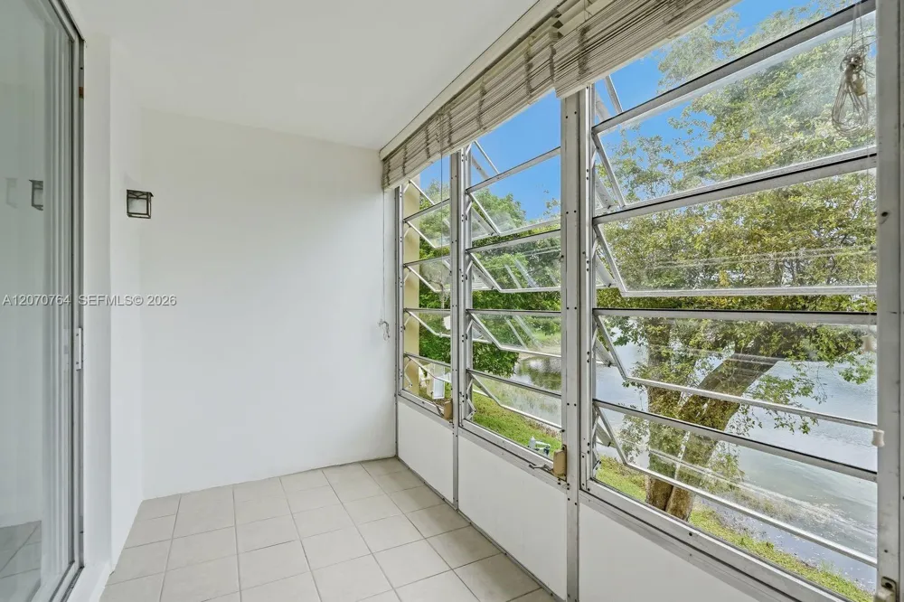 5335 NW 10th Ct #206 Plantation, FL 33313