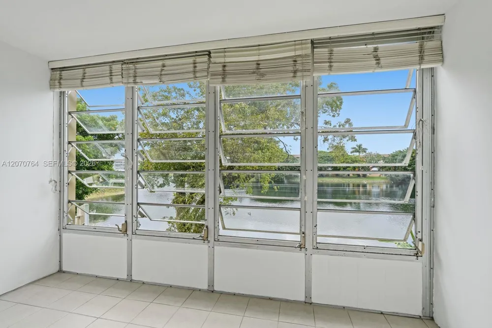 5335 NW 10th Ct #206 Plantation, FL 33313