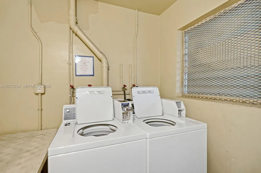 5335 NW 10th Ct #206 Plantation, FL 33313