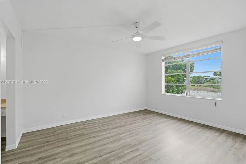 5335 NW 10th Ct #206 Plantation, FL 33313