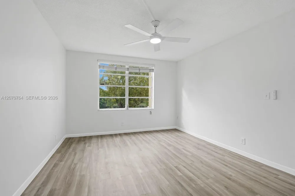 5335 NW 10th Ct #206 Plantation, FL 33313