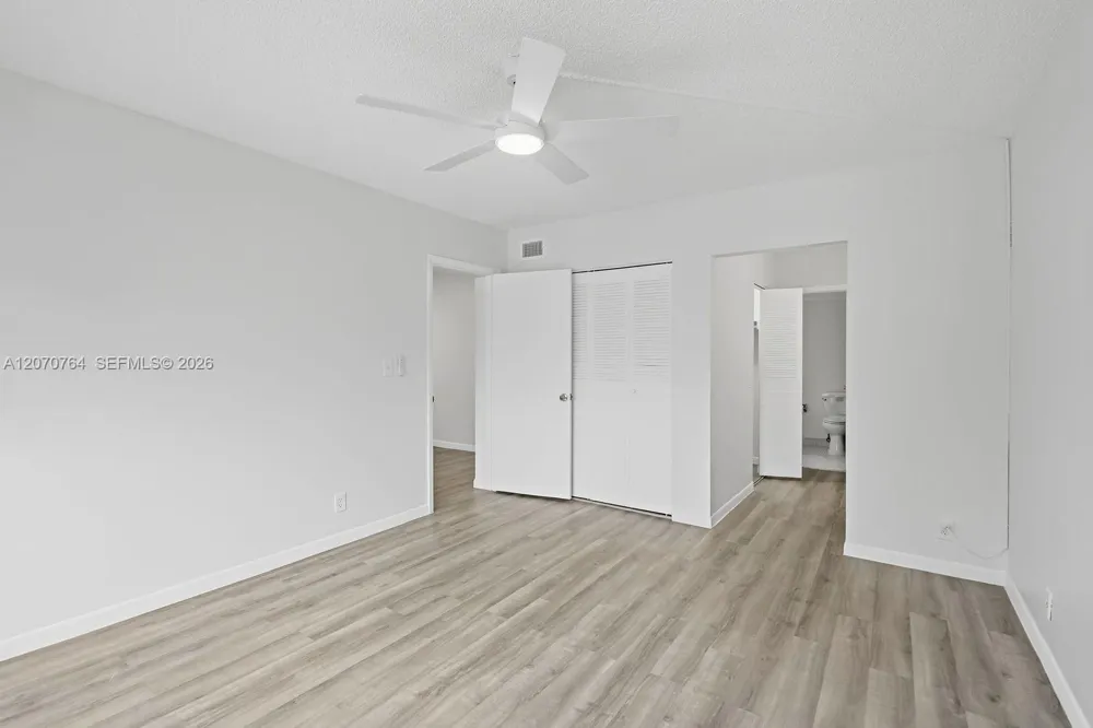5335 NW 10th Ct #206 Plantation, FL 33313