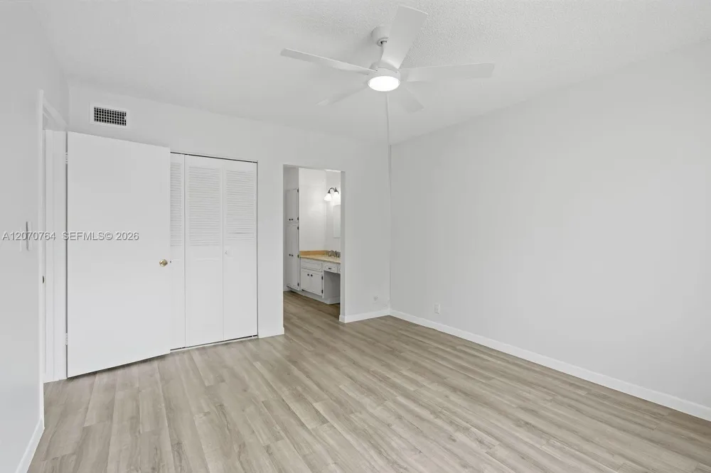 5335 NW 10th Ct #206 Plantation, FL 33313