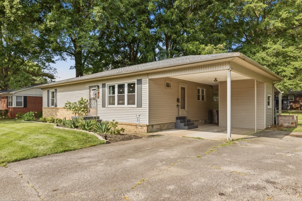 216 Ellis Dr Paris, TN 38242