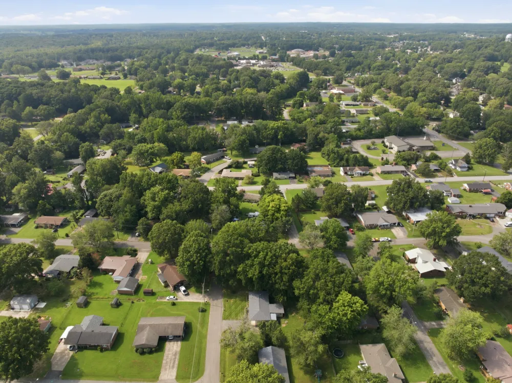216 Ellis Dr Paris, TN 38242