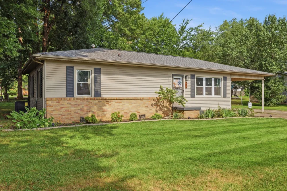 216 Ellis Dr Paris, TN 38242