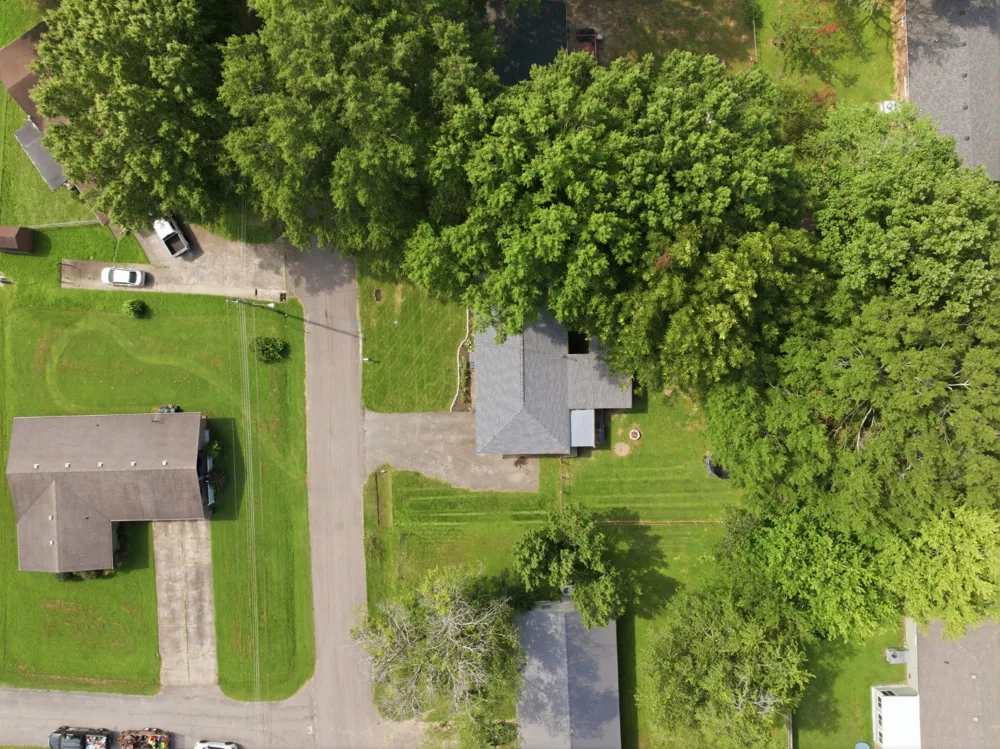 216 Ellis Dr Paris, TN 38242