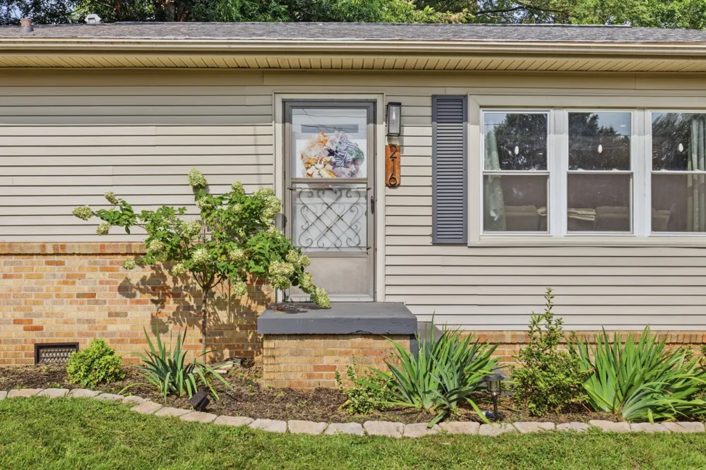 216 Ellis Dr Paris, TN 38242