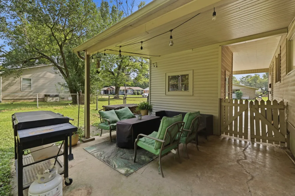 216 Ellis Dr Paris, TN 38242
