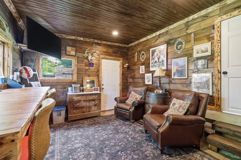 216 Ellis Dr Paris, TN 38242