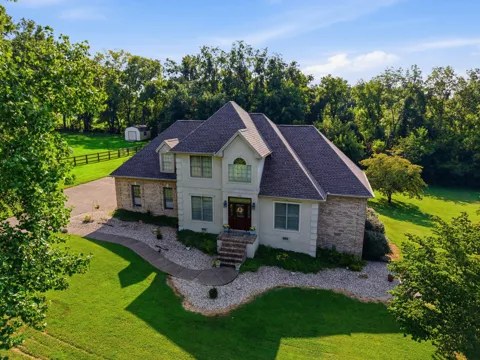 2044 Laura Ln