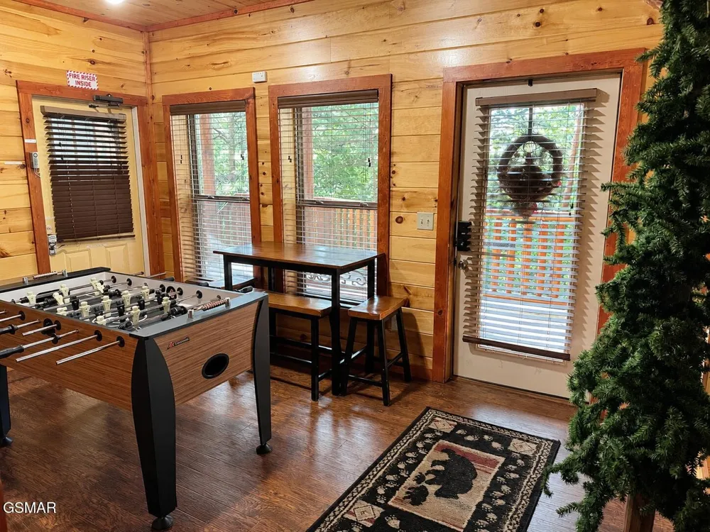 4326 Forest Ridge Way Pigeon Forge, TN 37863