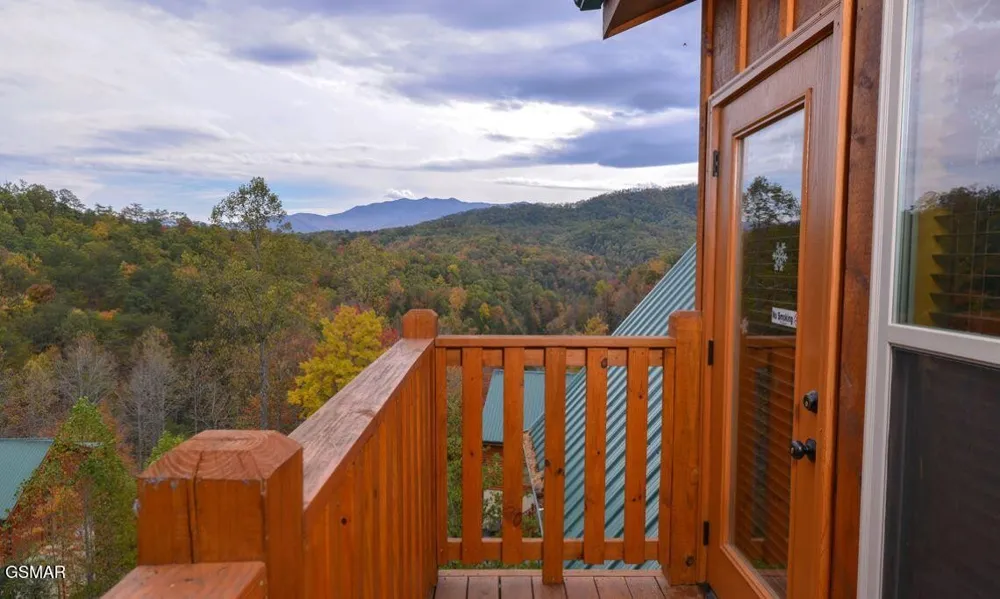 4326 Forest Ridge Way Pigeon Forge, TN 37863