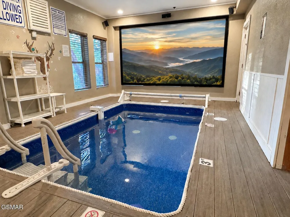 4326 Forest Ridge Way Pigeon Forge, TN 37863