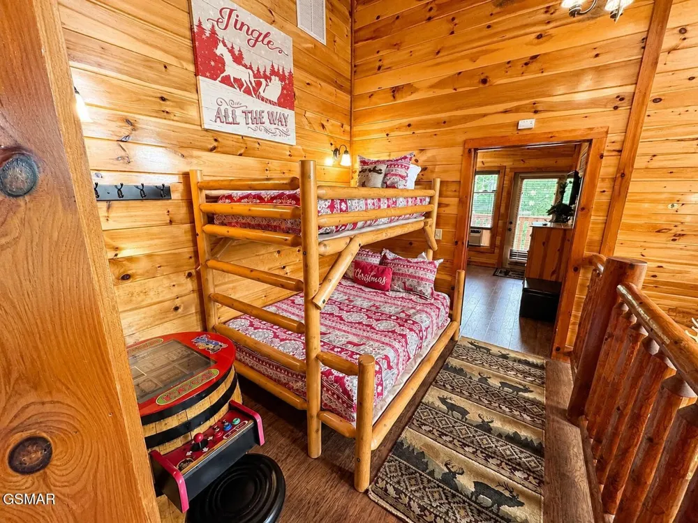 4326 Forest Ridge Way Pigeon Forge, TN 37863