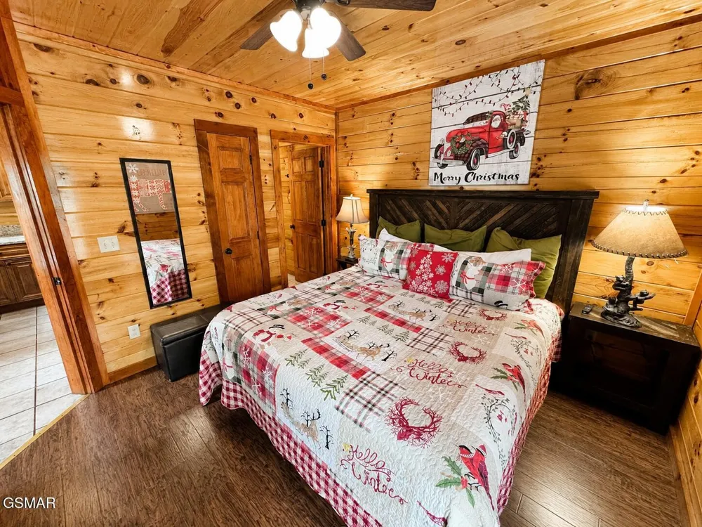 4326 Forest Ridge Way Pigeon Forge, TN 37863