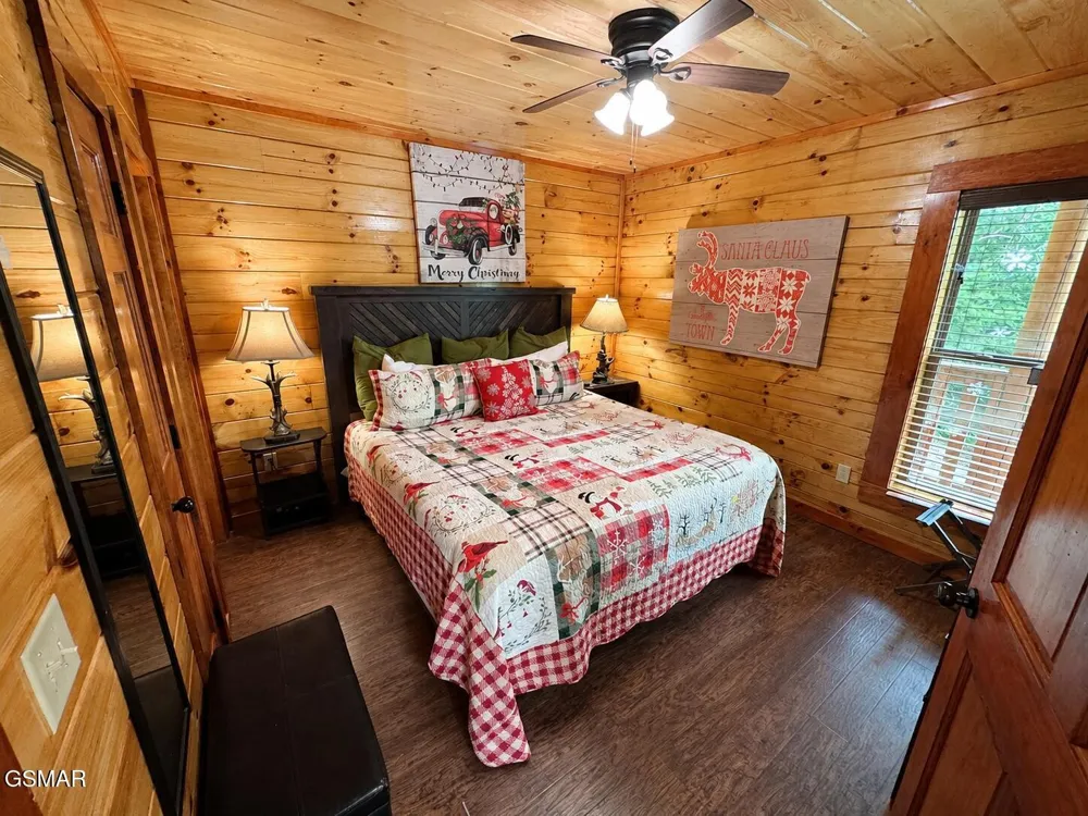 4326 Forest Ridge Way Pigeon Forge, TN 37863