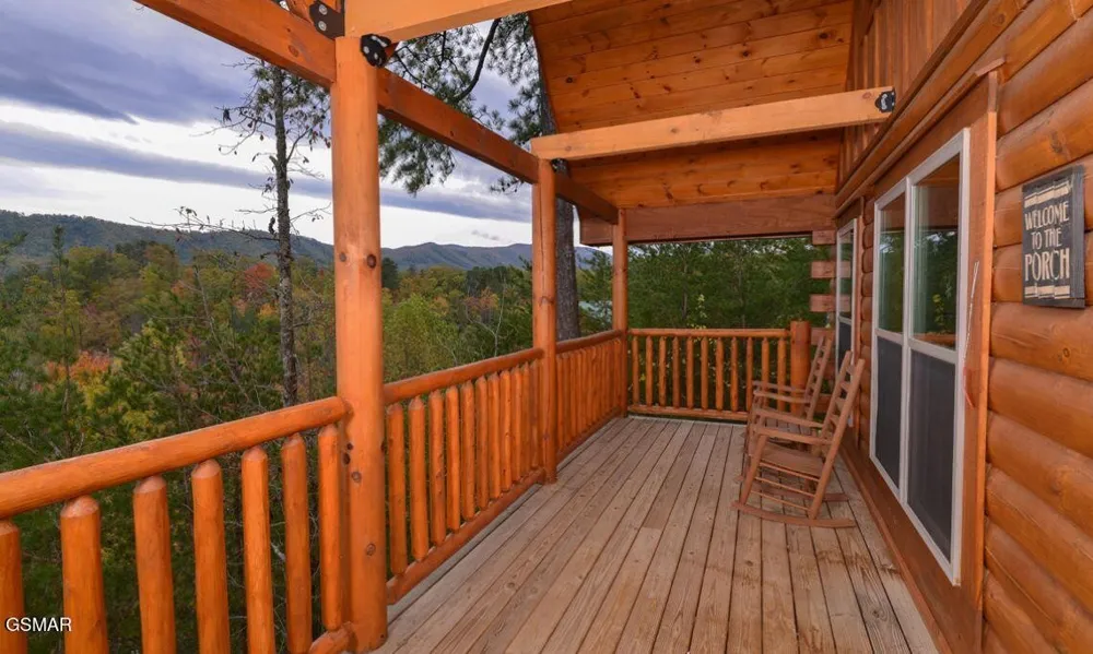 4326 Forest Ridge Way Pigeon Forge, TN 37863
