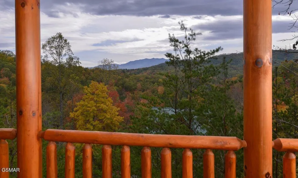 4326 Forest Ridge Way Pigeon Forge, TN 37863