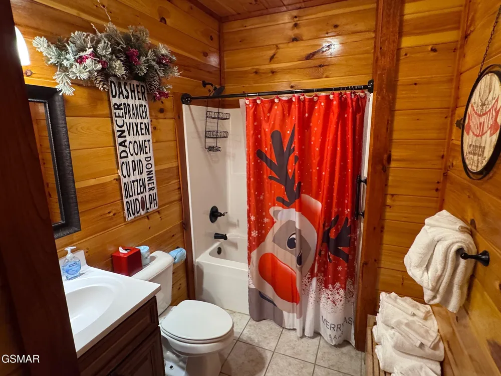 4326 Forest Ridge Way Pigeon Forge, TN 37863