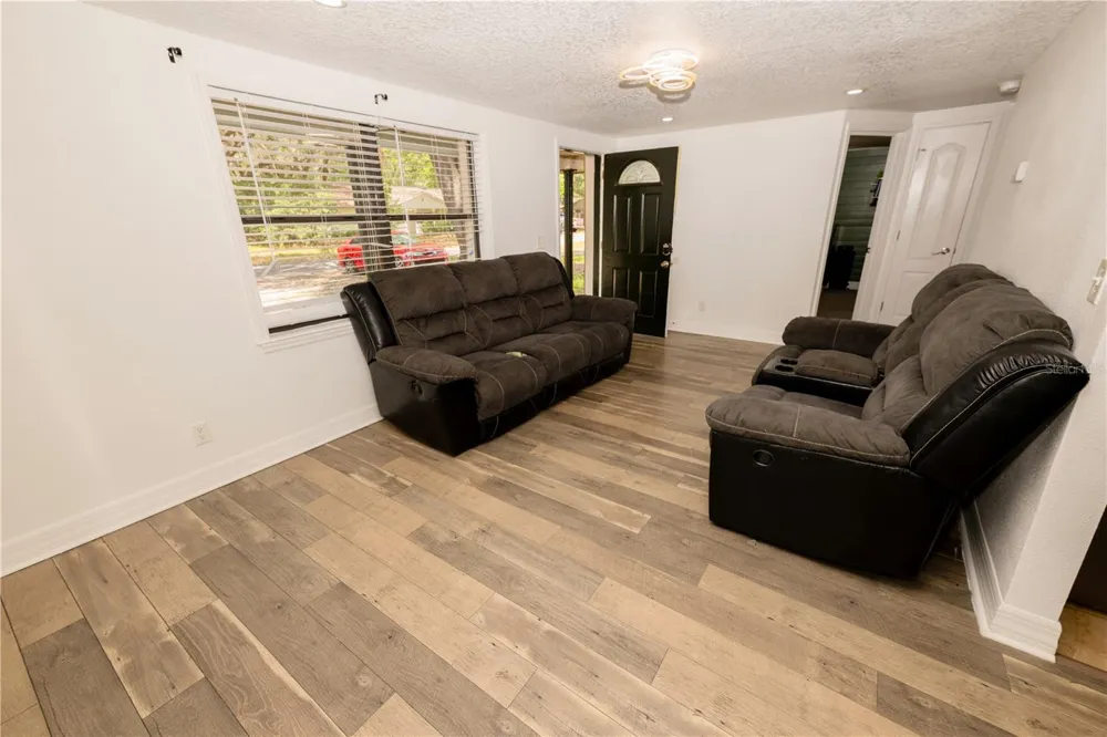 39736 MEADOWOOD LOOP Zephyrhills, FL 33542