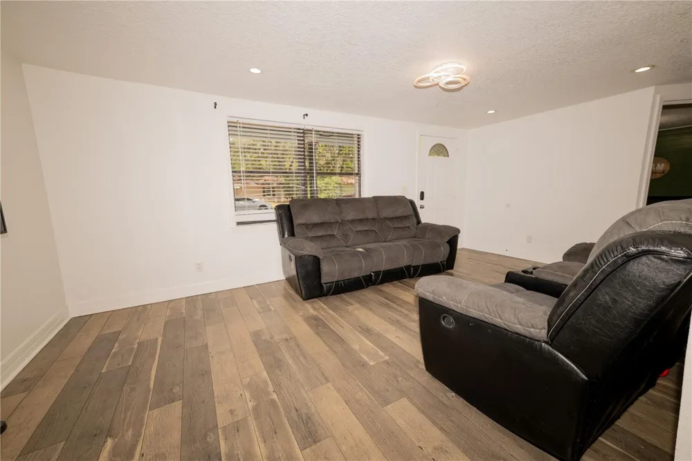 39736 MEADOWOOD LOOP Zephyrhills, FL 33542