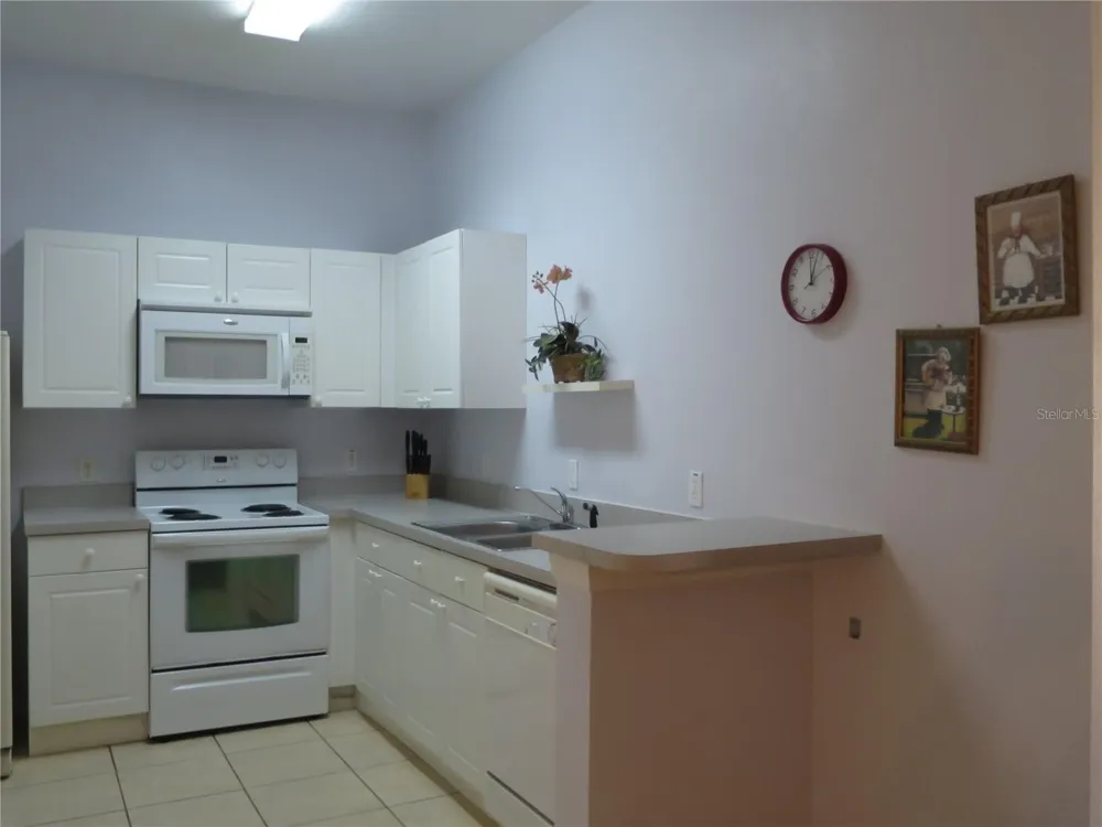 2806 CLUB CORTILE CIRCLE #B Kissimmee, FL 34746