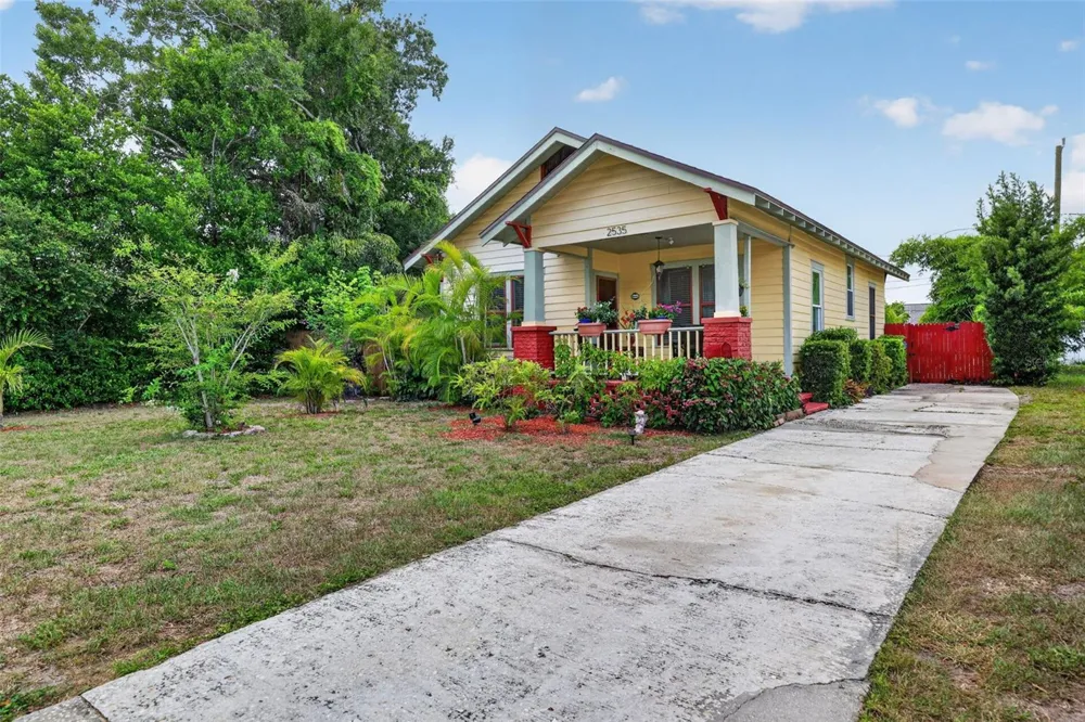 2535 15TH AVENUE St Petersburg, FL 33713