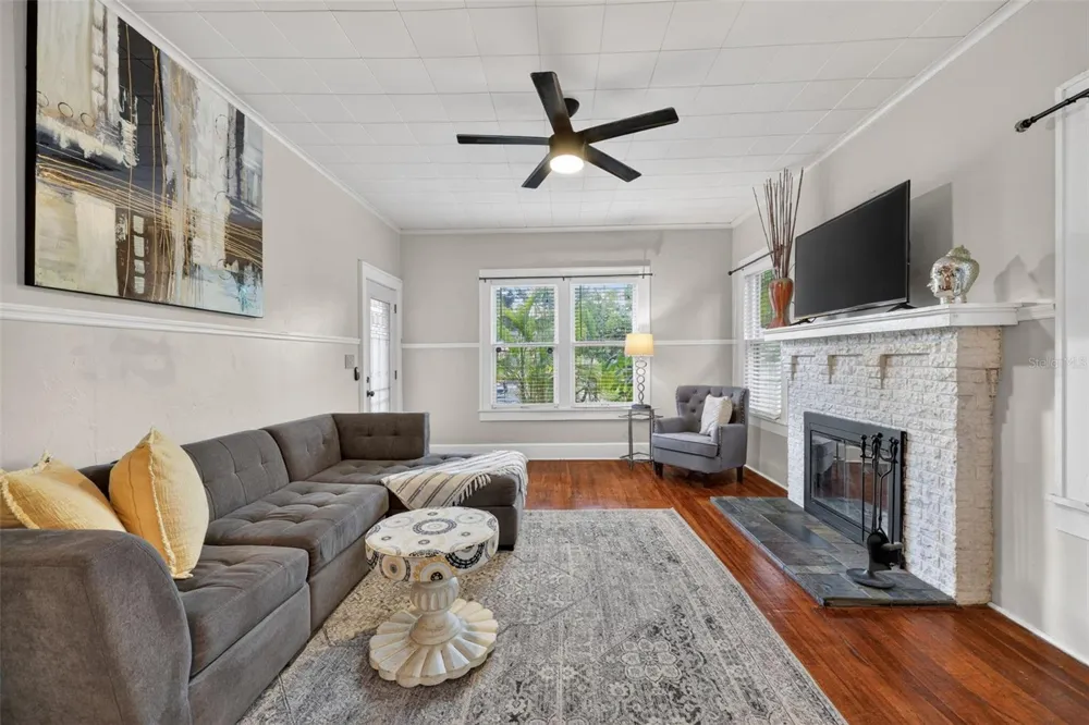 2535 15TH AVENUE St Petersburg, FL 33713