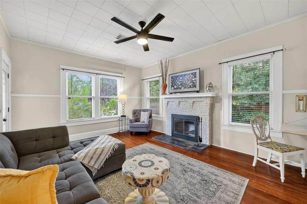2535 15TH AVENUE St Petersburg, FL 33713