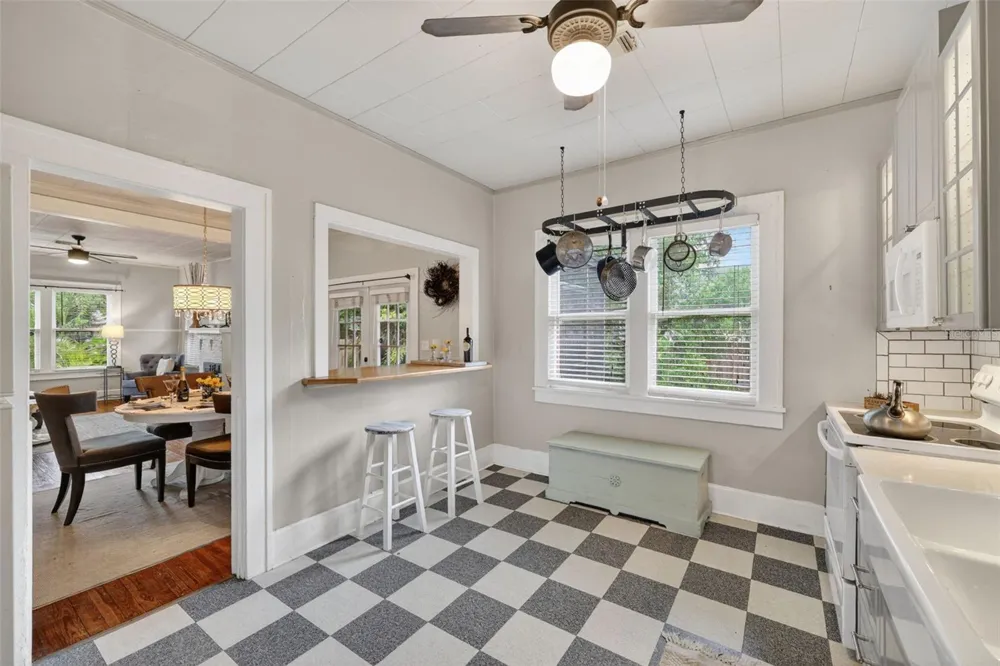 2535 15TH AVENUE St Petersburg, FL 33713
