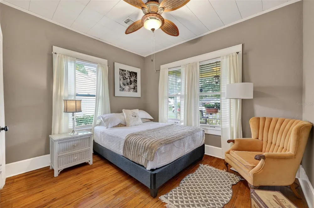 2535 15TH AVENUE St Petersburg, FL 33713