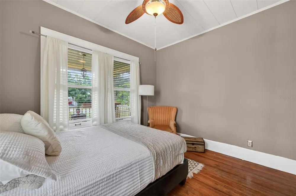 2535 15TH AVENUE St Petersburg, FL 33713