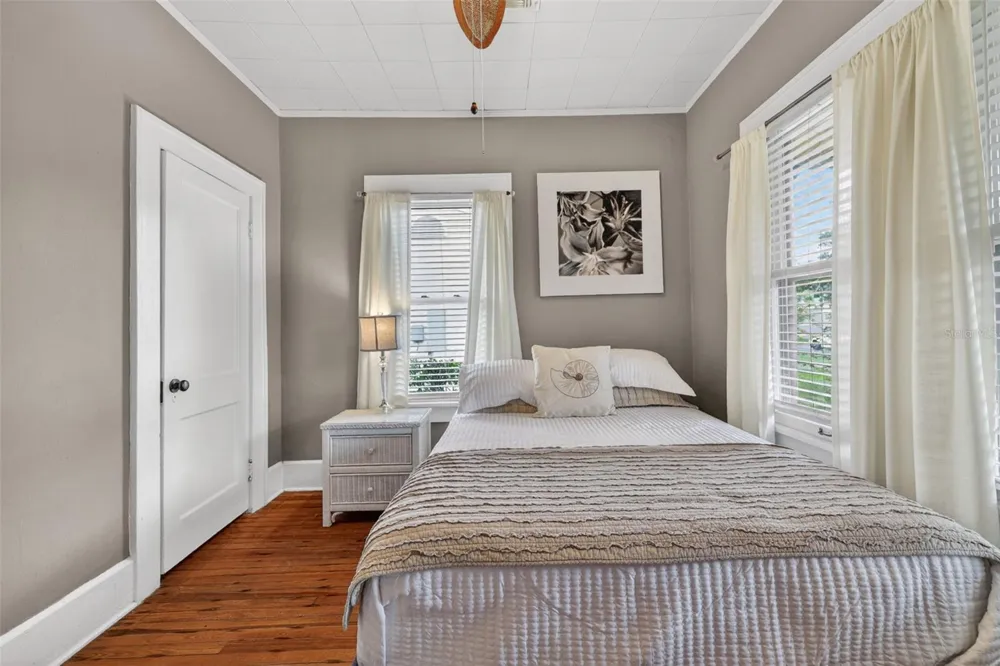 2535 15TH AVENUE St Petersburg, FL 33713