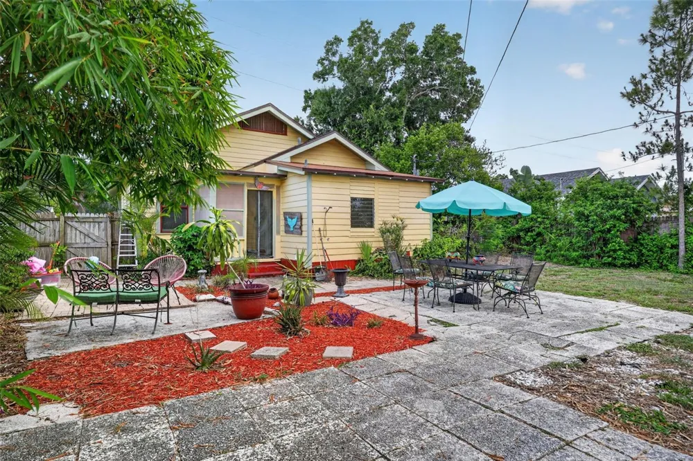 2535 15TH AVENUE St Petersburg, FL 33713