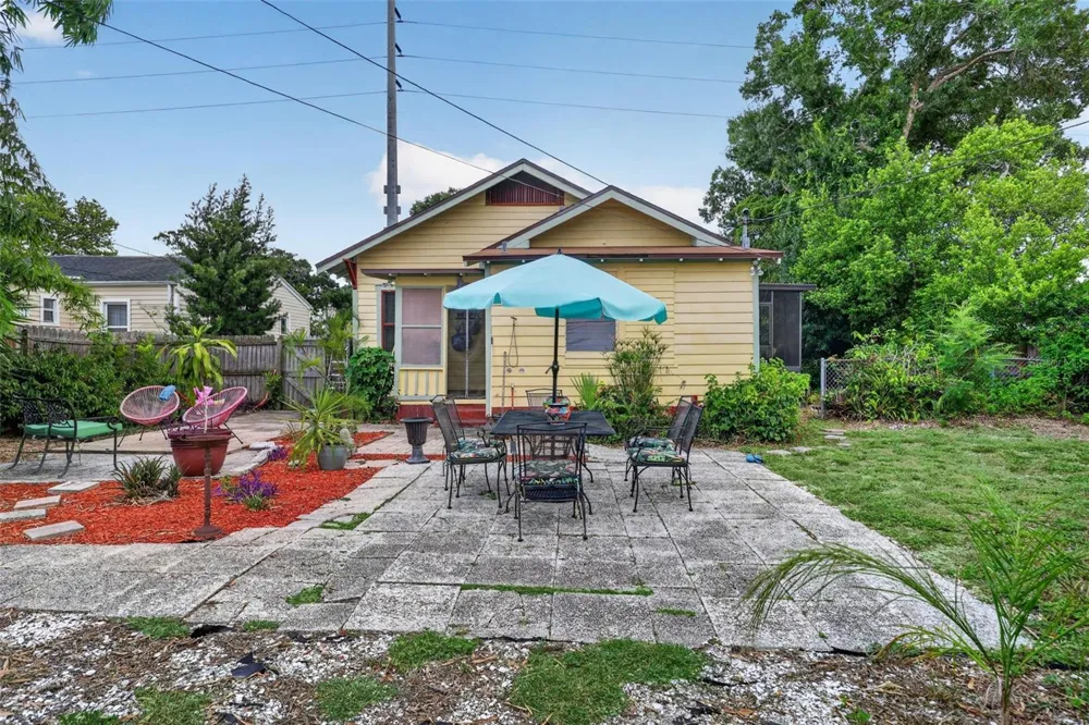 2535 15TH AVENUE St Petersburg, FL 33713
