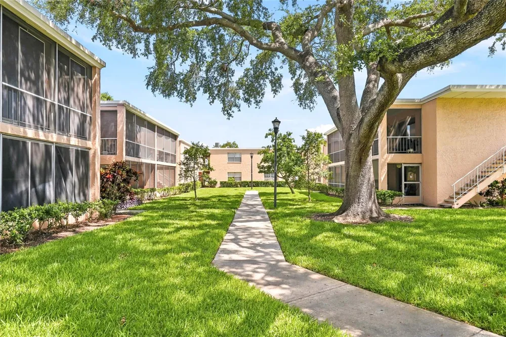 4702 MICHAEL COURT #142 Tampa, FL 33614