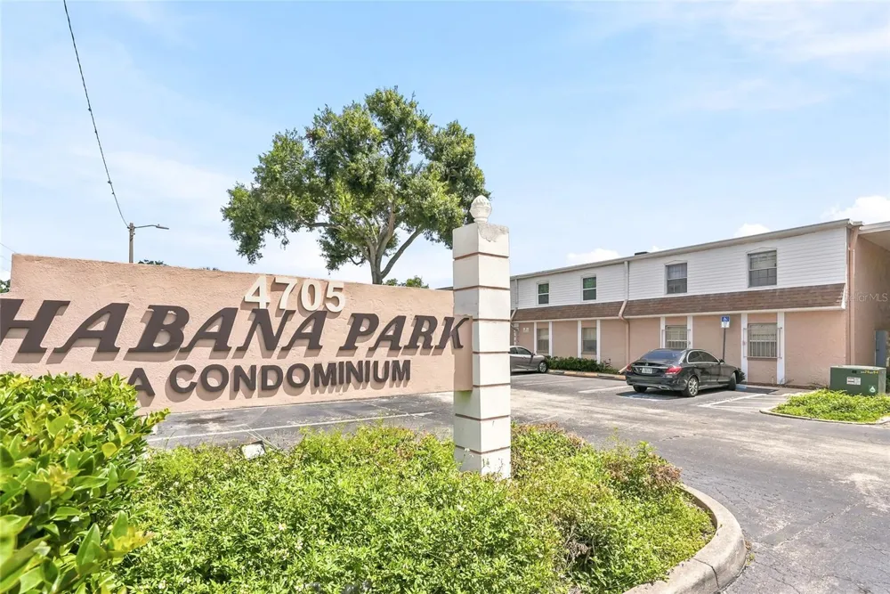 4702 MICHAEL COURT #142 Tampa, FL 33614