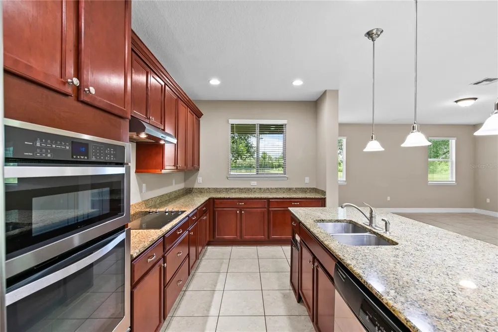 8925 KITTANNING AVENUE Orlando, FL 32836
