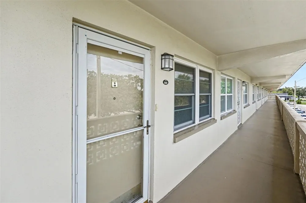 951 79TH AVENUE #APT 322 St Petersburg, FL 33702