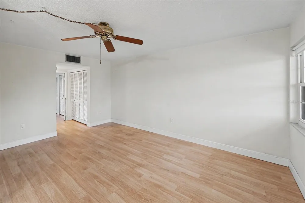 951 79TH AVENUE #APT 322 St Petersburg, FL 33702