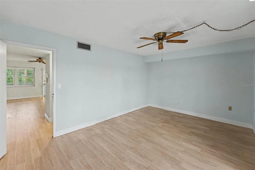 951 79TH AVENUE #APT 322 St Petersburg, FL 33702