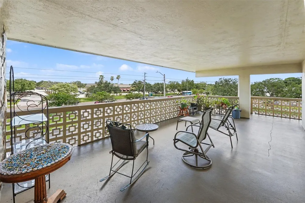 951 79TH AVENUE #APT 322 St Petersburg, FL 33702