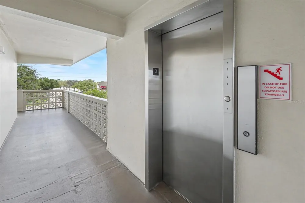 951 79TH AVENUE #APT 322 St Petersburg, FL 33702