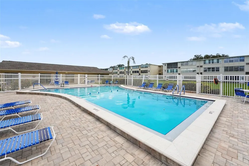 951 79TH AVENUE #APT 322 St Petersburg, FL 33702