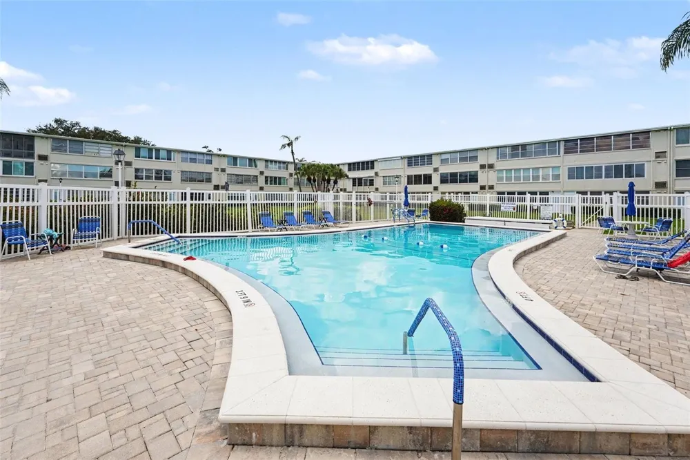951 79TH AVENUE #APT 322 St Petersburg, FL 33702