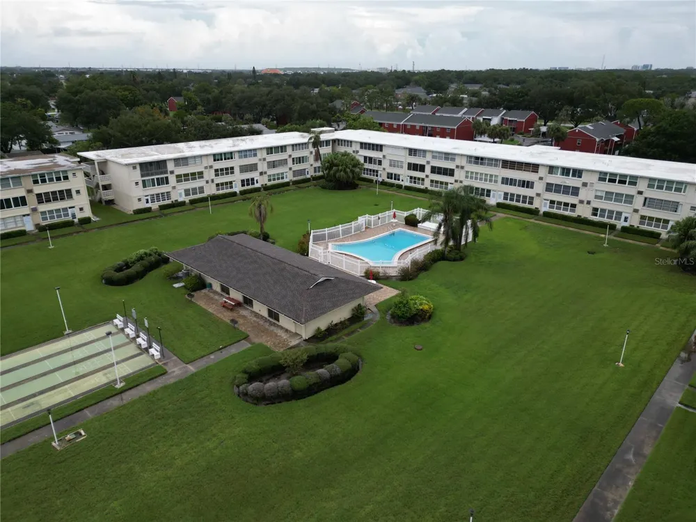 951 79TH AVENUE #APT 322 St Petersburg, FL 33702